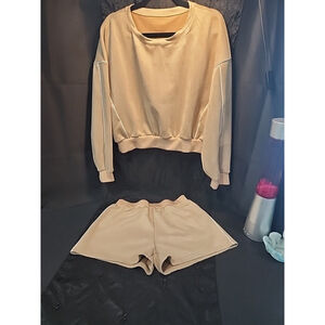 Microsuede Stretch Cropped Sweatshirt and Shorts Set M